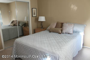 61 E Pearl St, Middletown, NJ 07748 photo 13