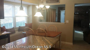 61 E Pearl St, Middletown, NJ 07748 photo 4