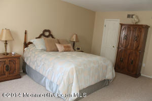 61 E Pearl St, Middletown, NJ 07748 photo 10
