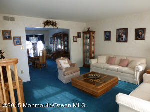 11 Saddlebrook Rd, Millstone, NJ 08510 photo 3