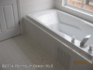 2 Stoneham Dr, Brick, NJ 08724 photo 4
