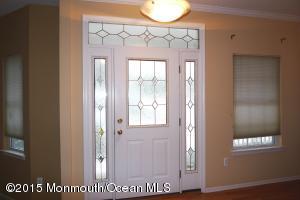12 Hampton Ct, Matawan, NJ 07747 photo 2