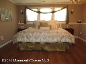 2 Chestnut Dr, Matawan, NJ 07747 photo 8