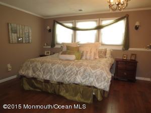 2 Chestnut Dr, Matawan, NJ 07747 photo 9