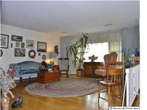 9 Schelly Dr, Middletown, NJ 07748 photo 4