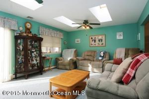 72 Sunset Pl, Middletown, NJ 07748 photo 9