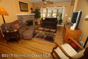 135 Irwin Pl, Middletown, NJ 07748 photo 3
