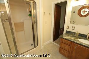 135 Irwin Pl, Middletown, NJ 07748 photo 11