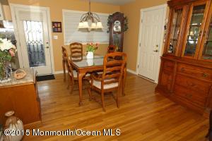 135 Irwin Pl, Middletown, NJ 07748 photo 4