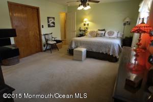 135 Irwin Pl, Middletown, NJ 07748 photo 7