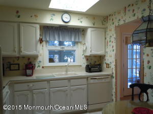 9 Abbey Rd, Brick, NJ 08723 photo 4
