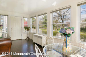 33 E River Rd, Rumson, NJ 07760 photo 2