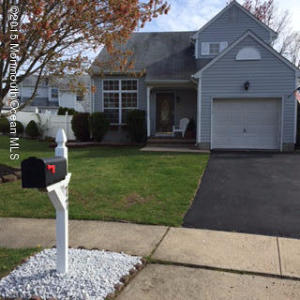 77 Red Maple Dr, Brick, NJ 08724 photo 2