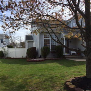 77 Red Maple Dr, Brick, NJ 08724 photo 4