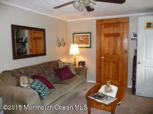 10 Schoolhouse Rd, Wrightstown, NJ 08562 photo 2