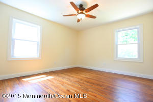 8 Eisenhower Ct, Matawan, NJ 07747 photo 9