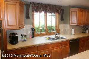 39 Weldon Rd, Matawan, NJ 07747 photo 6