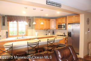 39 Weldon Rd, Matawan, NJ 07747 photo 5