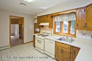 19 Robert Pl, Ocean, NJ 07712 photo 10