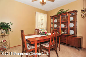 20 Roger Rd, Edison, NJ 08817 photo 8