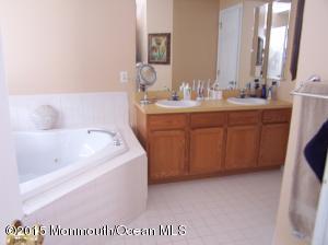 9 Grossweiler Ln, Parlin, NJ 08859 photo 18
