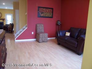 9 Grossweiler Ln, Parlin, NJ 08859 photo 5