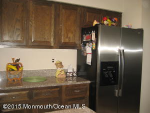 39 Eagle Rd, Marlboro, NJ 07746 photo 2