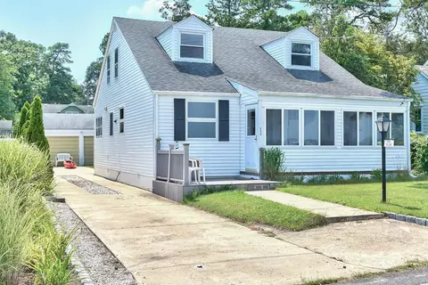 819 Riverside Dr, Pine Beach, NJ 08741 photo 2