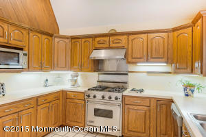 2 Everett Ct, Marlboro, NJ 07746 photo 16