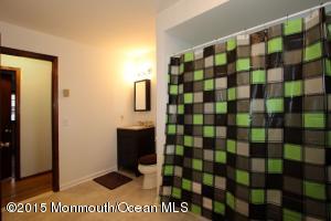 46 Center Ave, Middletown, NJ 07748 photo 25