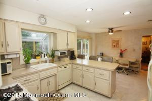 17 Mitchell Ct, Marlboro, NJ 07746 photo 10