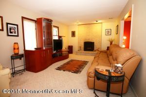 17 Mitchell Ct, Marlboro, NJ 07746 photo 7
