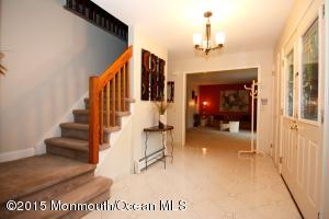 17 Mitchell Ct, Marlboro, NJ 07746 photo 5
