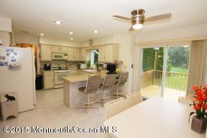 17 Mitchell Ct, Marlboro, NJ 07746 photo 9