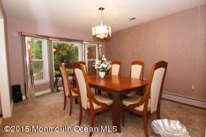 17 Mitchell Ct, Marlboro, NJ 07746 photo 8