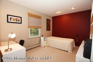 17 Mitchell Ct, Marlboro, NJ 07746 photo 12
