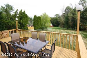 17 Mitchell Ct, Marlboro, NJ 07746 photo 3