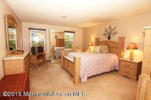 17 Mitchell Ct, Marlboro, NJ 07746 photo 15