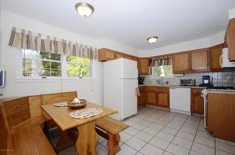 57 Middlesex Rd, Matawan, NJ 07747 photo 7