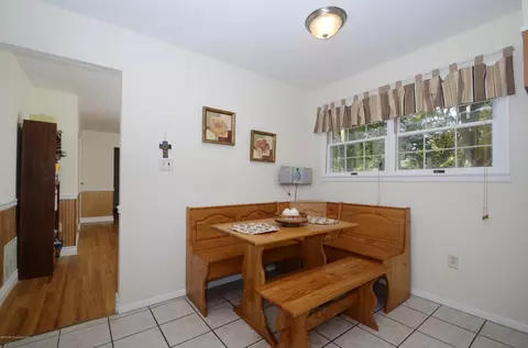 57 Middlesex Rd, Matawan, NJ 07747 photo 8