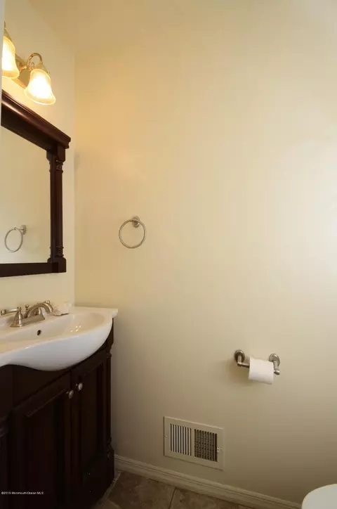 57 Middlesex Rd, Matawan, NJ 07747 photo 9