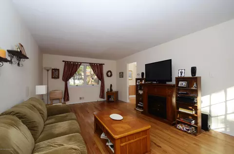 57 Middlesex Rd, Matawan, NJ 07747 photo 3