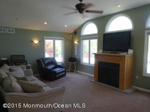 12 Mohawk Dr, Matawan, NJ 07747 photo 9