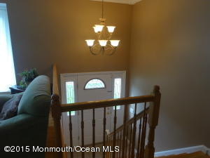 12 Mohawk Dr, Matawan, NJ 07747 photo 2