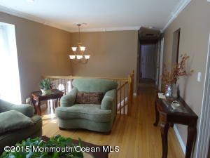 12 Mohawk Dr, Matawan, NJ 07747 photo 3