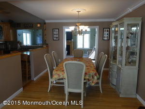 12 Mohawk Dr, Matawan, NJ 07747 photo 5