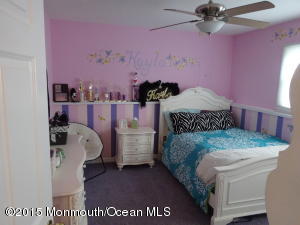12 Mohawk Dr, Matawan, NJ 07747 photo 17