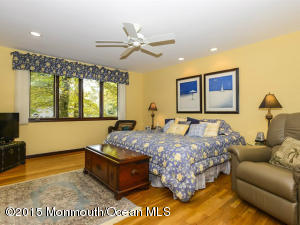 26 Sutton Pl, Middletown, NJ 07748 photo 7