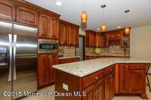 26 Sutton Pl, Middletown, NJ 07748 photo 24