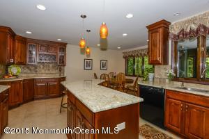 26 Sutton Pl, Middletown, NJ 07748 photo 1